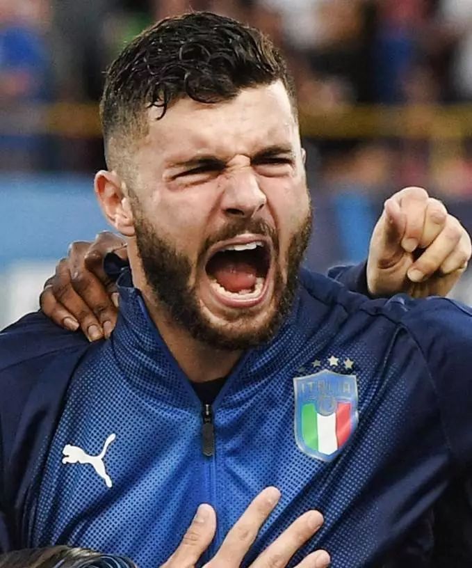 数百名来自 数百名来自