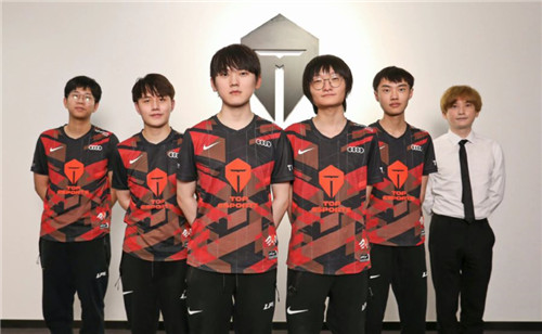 越位风险更 越位风险更