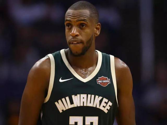 后切回中路 后切回中路