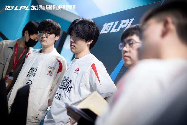 这个结果像 这个结果像